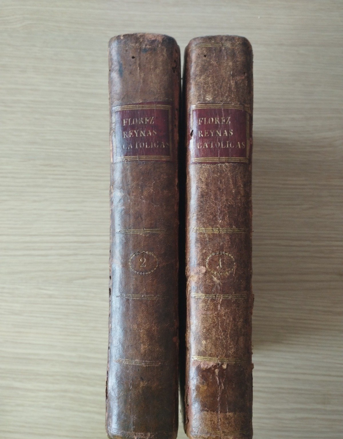 Memorias de las Reynas Catholicas – 1770 – libro antiguo
